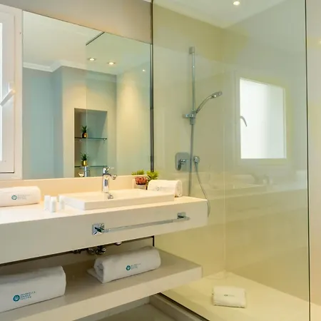 Banus - Puerto Banus Marina Seafront - Premium 2br - 2ba - Outdoor Balcony - Panoramic Marina & Mediterranean Views - Stunning Sunsets - Heart Of Puerto Banus - Direct Access - Steps From El Corte Ing Luxury Shopping *