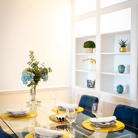 Banus - Puerto Banus Marina Seafront - Premium 2br - 2ba - Outdoor Balcony - Panoramic Marina & Mediterranean Views - Stunning Sunsets - Heart Of Puerto Banus - Direct Access - Steps From El Corte Ing Luxury Shopping