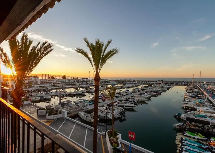 Banus - Puerto Banus Marina Harbour Seafront 마르베야